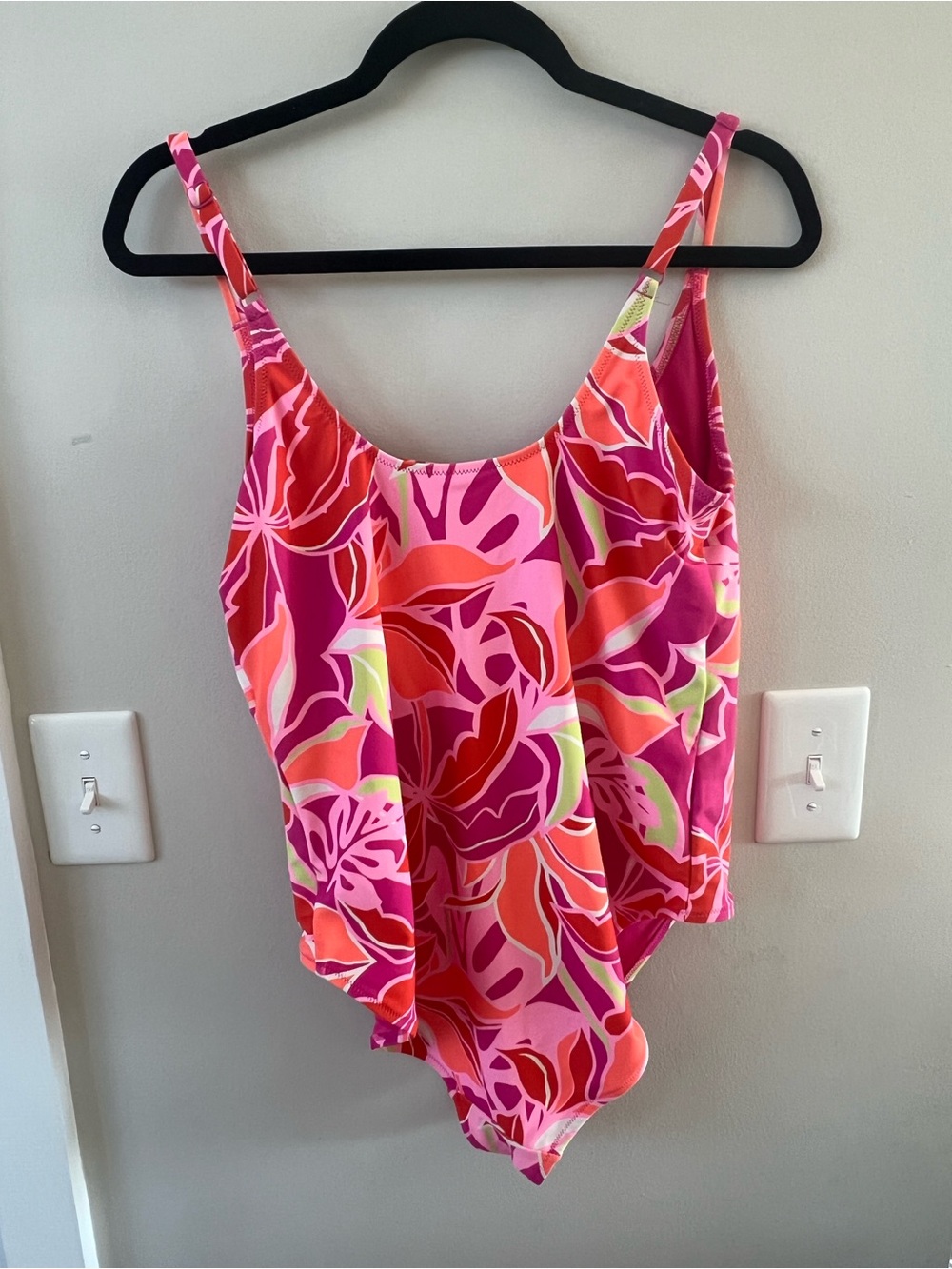 3/$15 Old Navy Pink Floral One-Piece Swimsuit